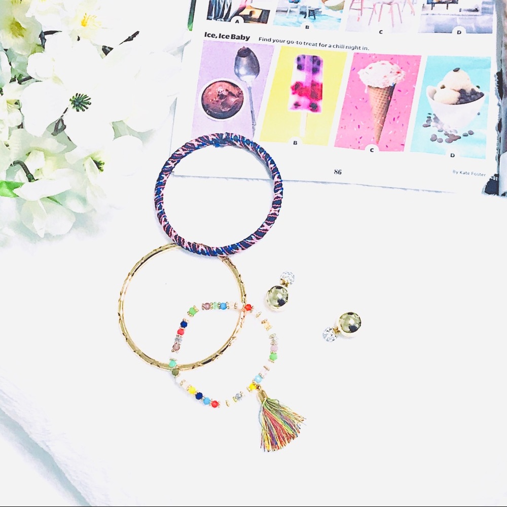 🆓w/$🛍4pc Jewelry Set{3Bracelets & 2•n•1 Earring}